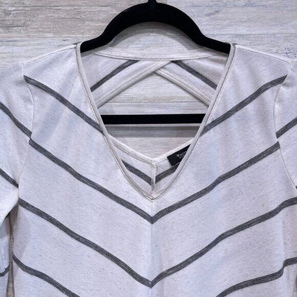 White House Black Market Chevron Stripe 3/4 Sleeve Tee Off White Gray Womens XXS - Picture 3 of 6